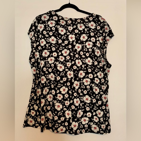 085 Liz Claiborne plus sleeveless top - Picture 2 of 4